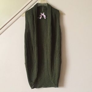 Long knit sleeveless cardigan